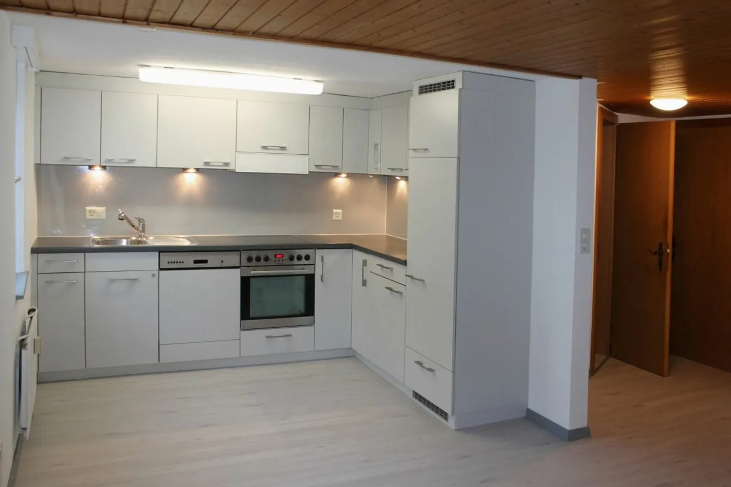 Charming investment property in prime central location - Photo 8 of 13