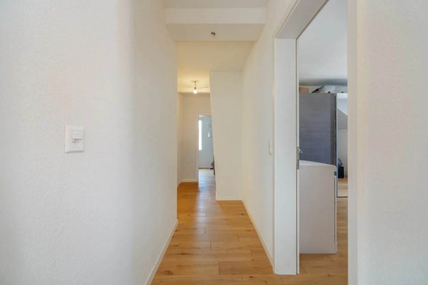 Charmante appartement de 4,5 pièces avec vue panoramique et finition de haute qualité - Photo 5 sur 13