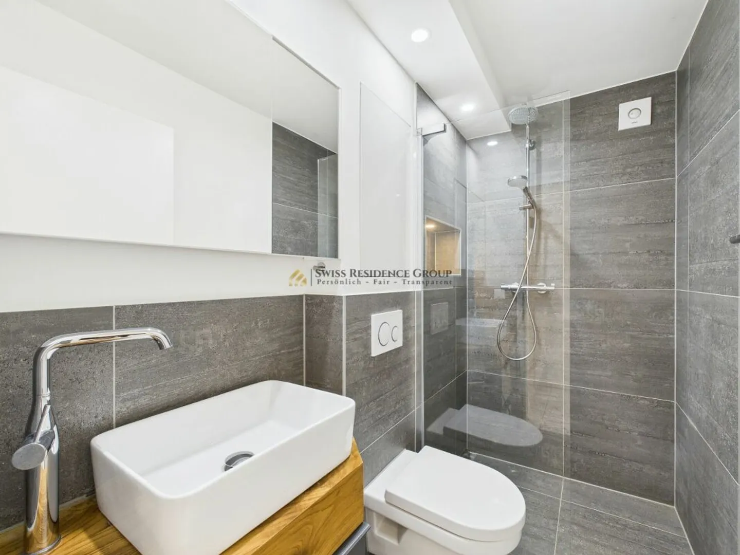 Elegante appartamento di 3.5 locali con cucina di design, pavimento in marmo &amp; due bagni - Foto 8 di 12