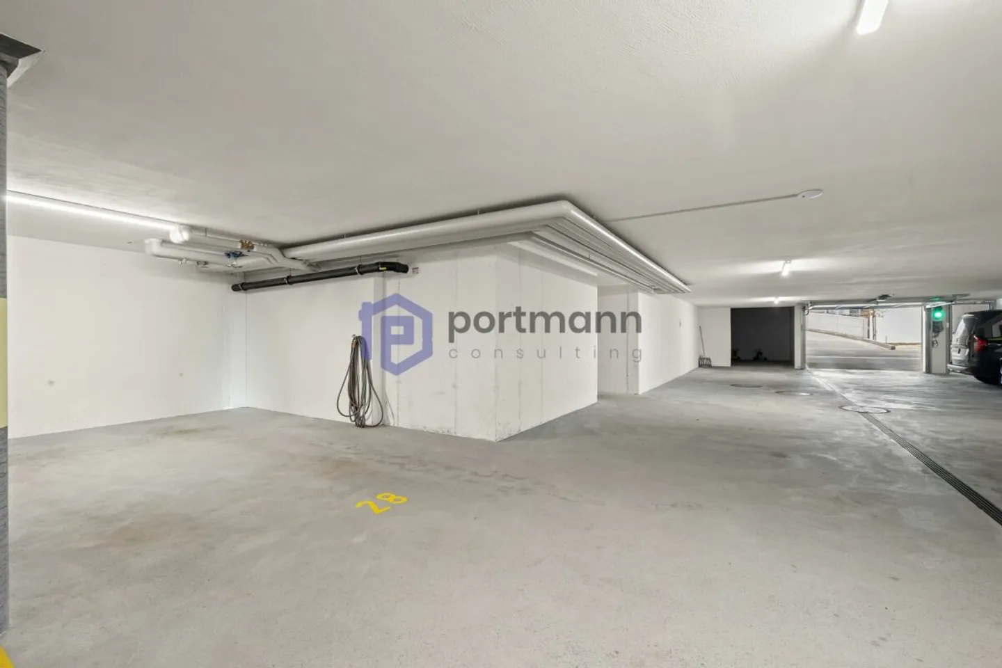Well-maintained, nearly new penthouse apartment with various extras such as a huge terrace, elevator with direct access to the apartment, oversized parking spaces, etc. - Photo 13 of 13