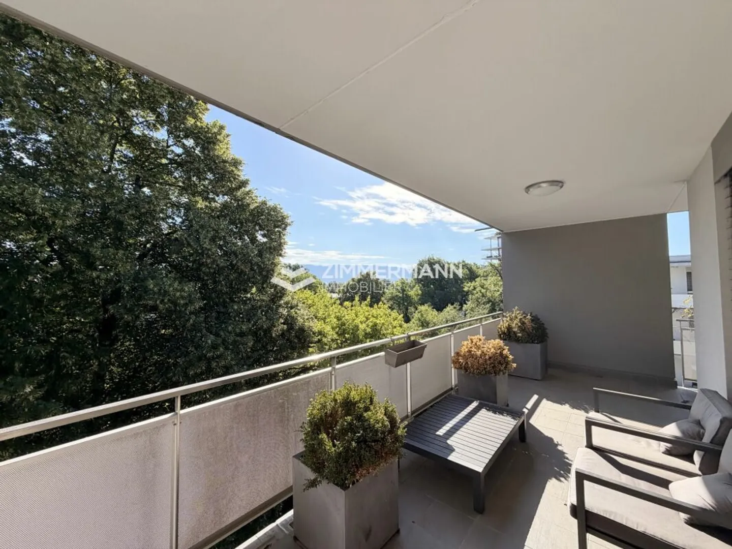 Wunderschöne 5-Zimmer-Wohnung teilweise möbliert mit großer Terrasse und freiem Blick! - Foto 2 von 8