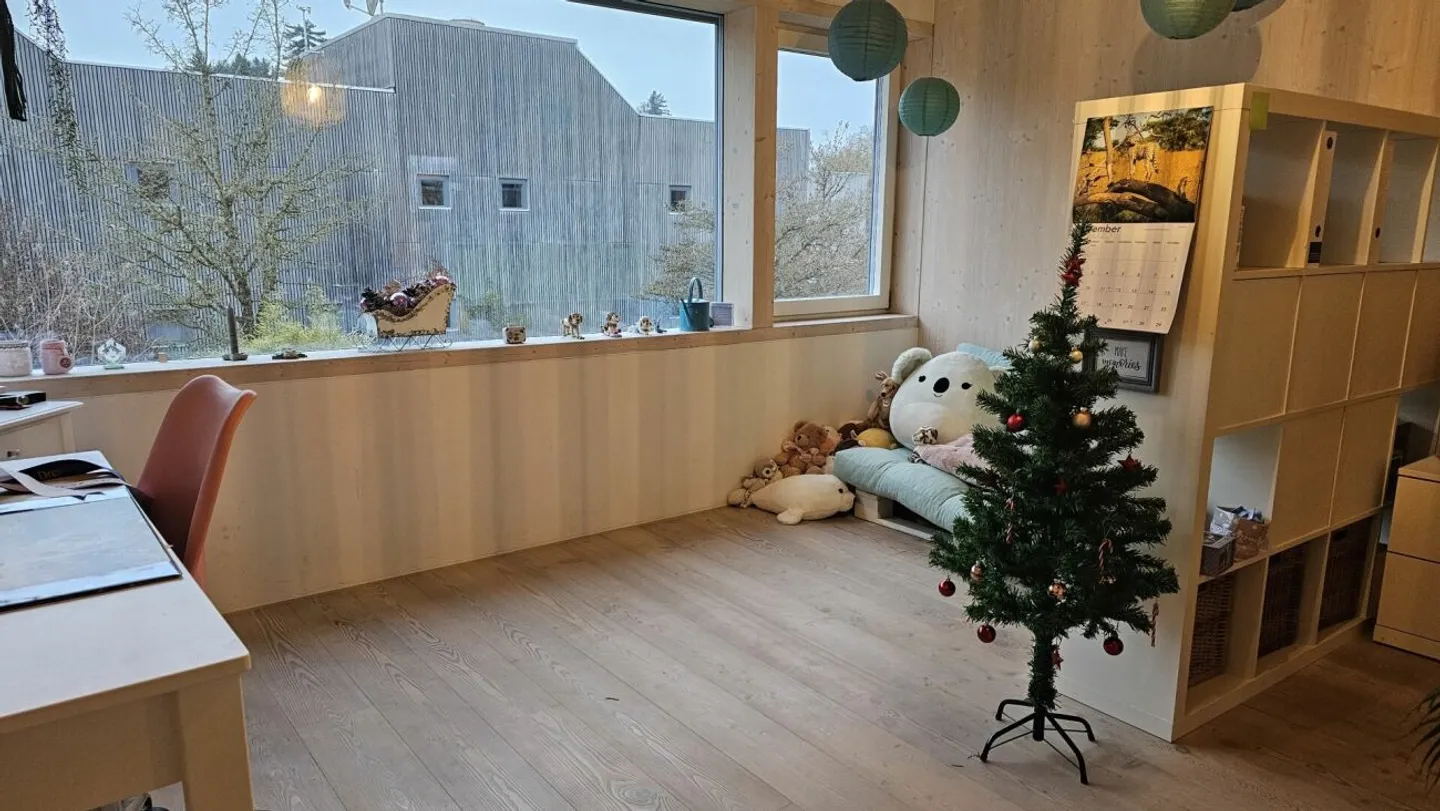 Familial et dans un endroit calme à côté d'Aarau Grande maison individuelle (double) dans le calme d'Aarauerfeld à Suhr - Photo 6 sur 13