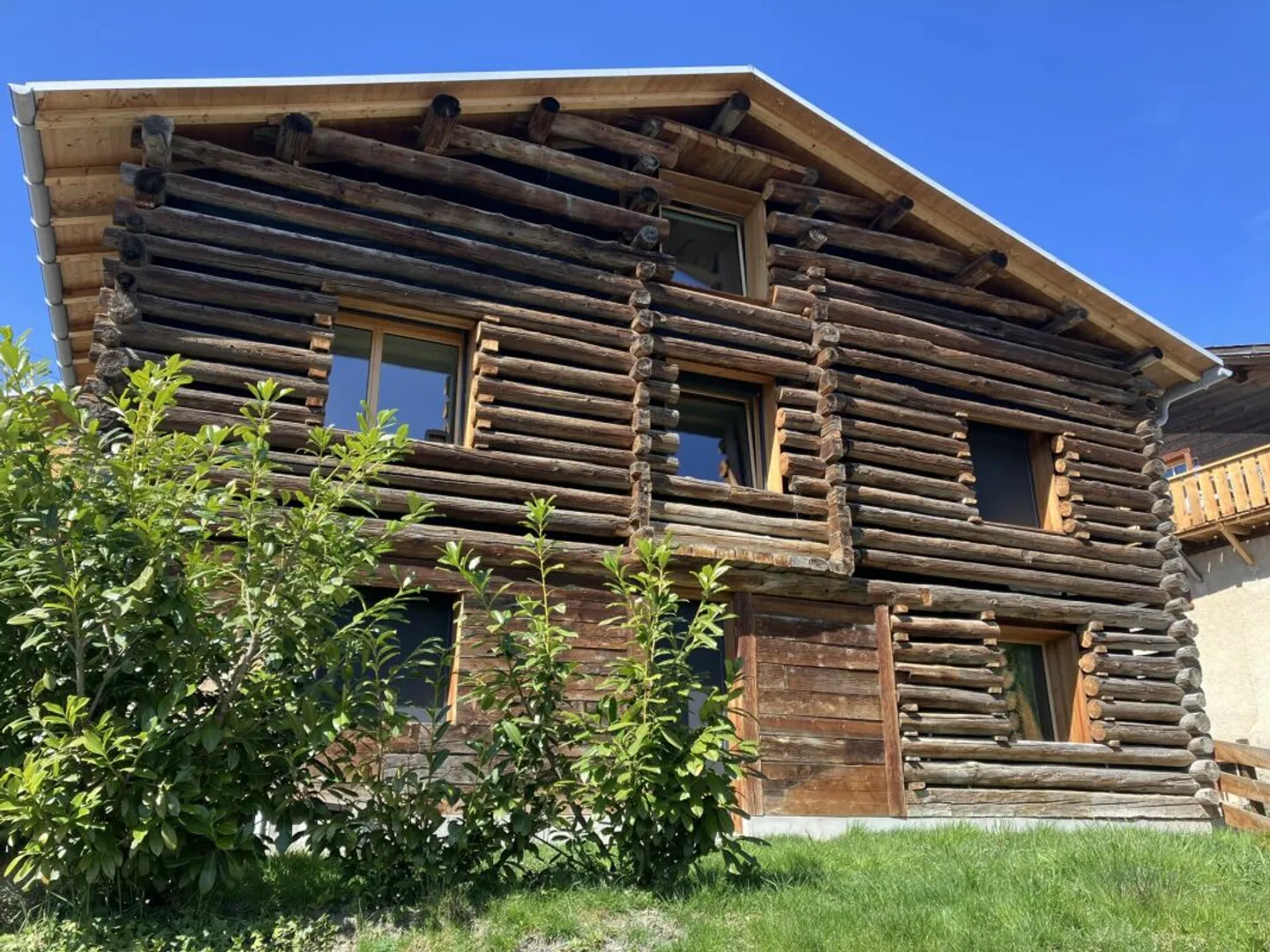 La maison trifamiliale un peu spéciale - Photo 2 sur 13