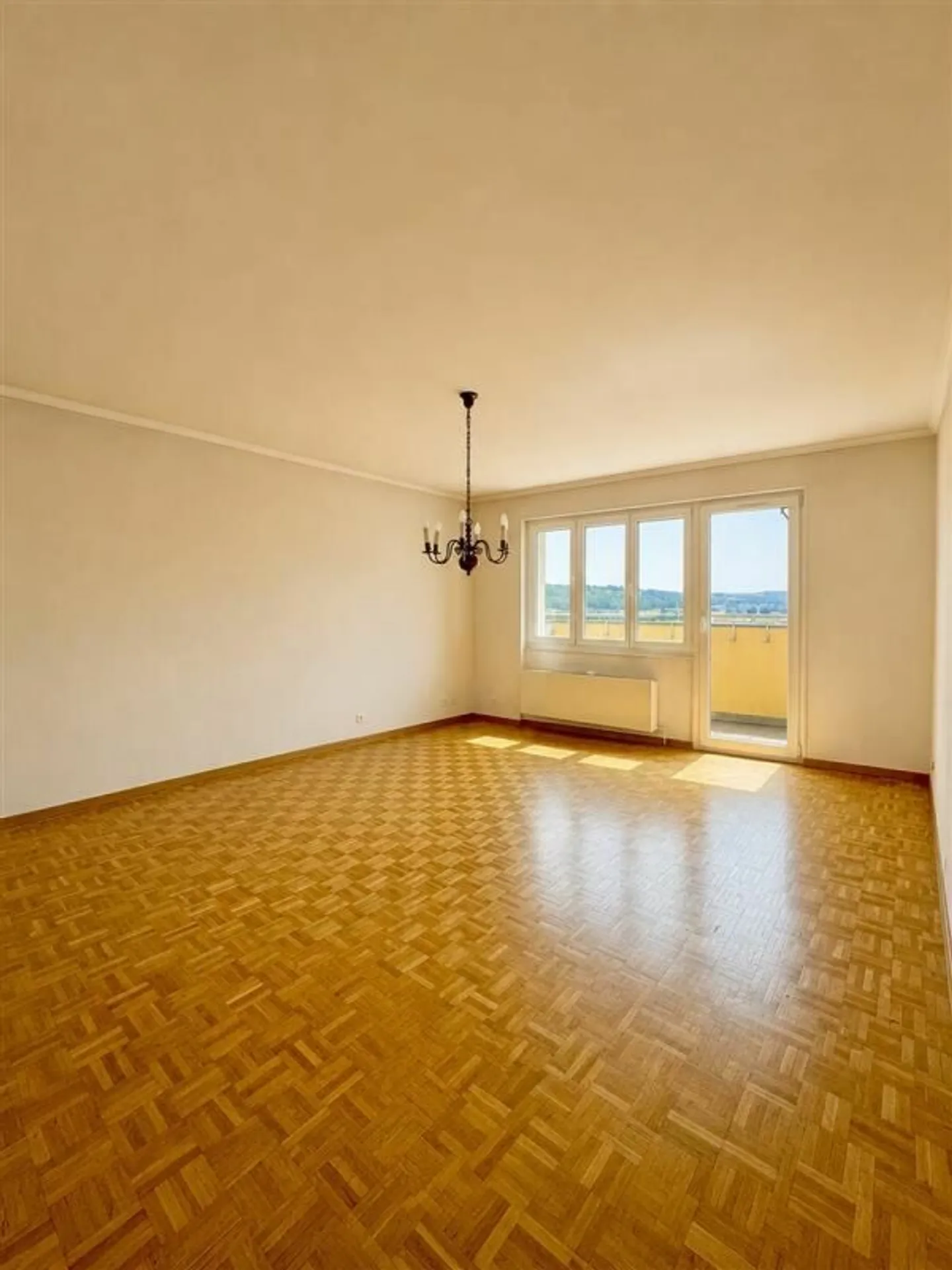 Appartement de 4.5 pièces au dernier étage - Photo 2 sur 13
