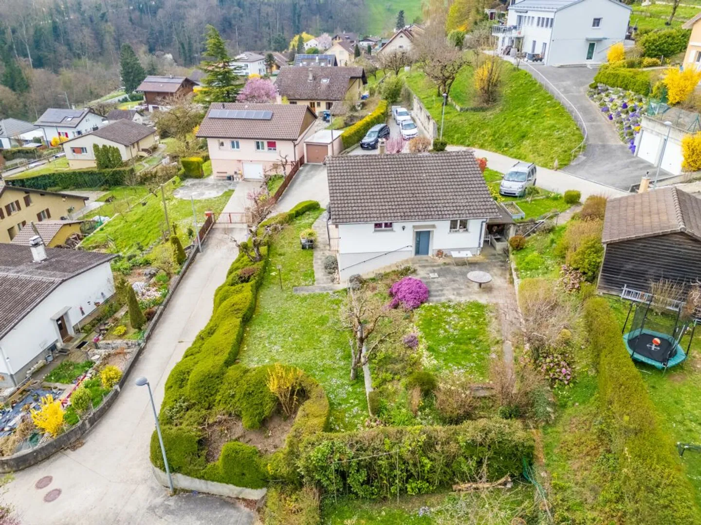 Maison individuelle à rénover avec fort potentiel à 2 minutes d'Yverdon-les-Bains - Photo 2 sur 13