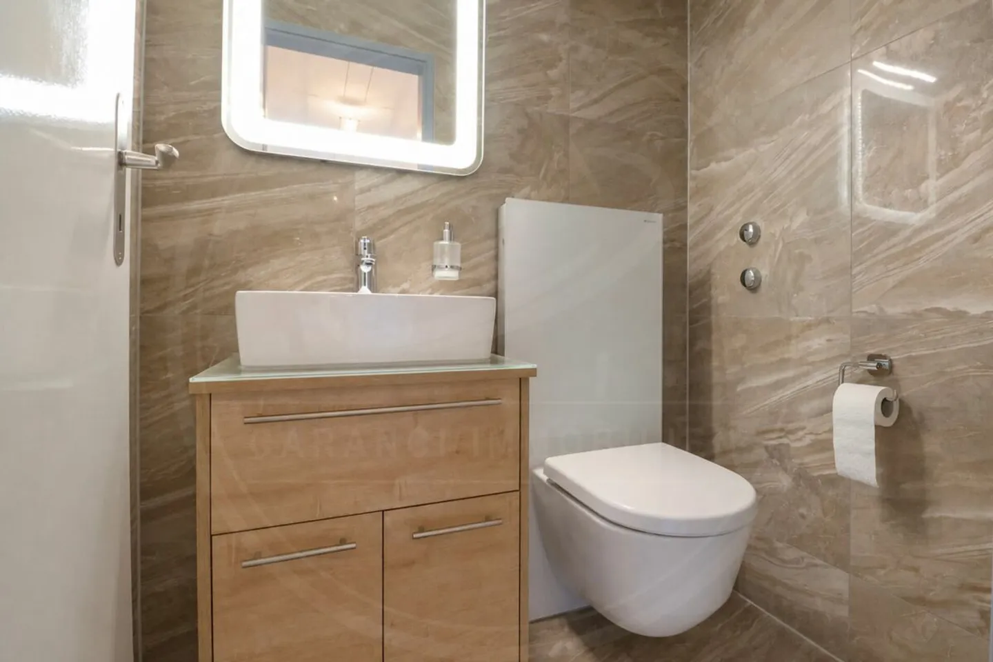 Renovated Family Apartment - Photo 9 of 13