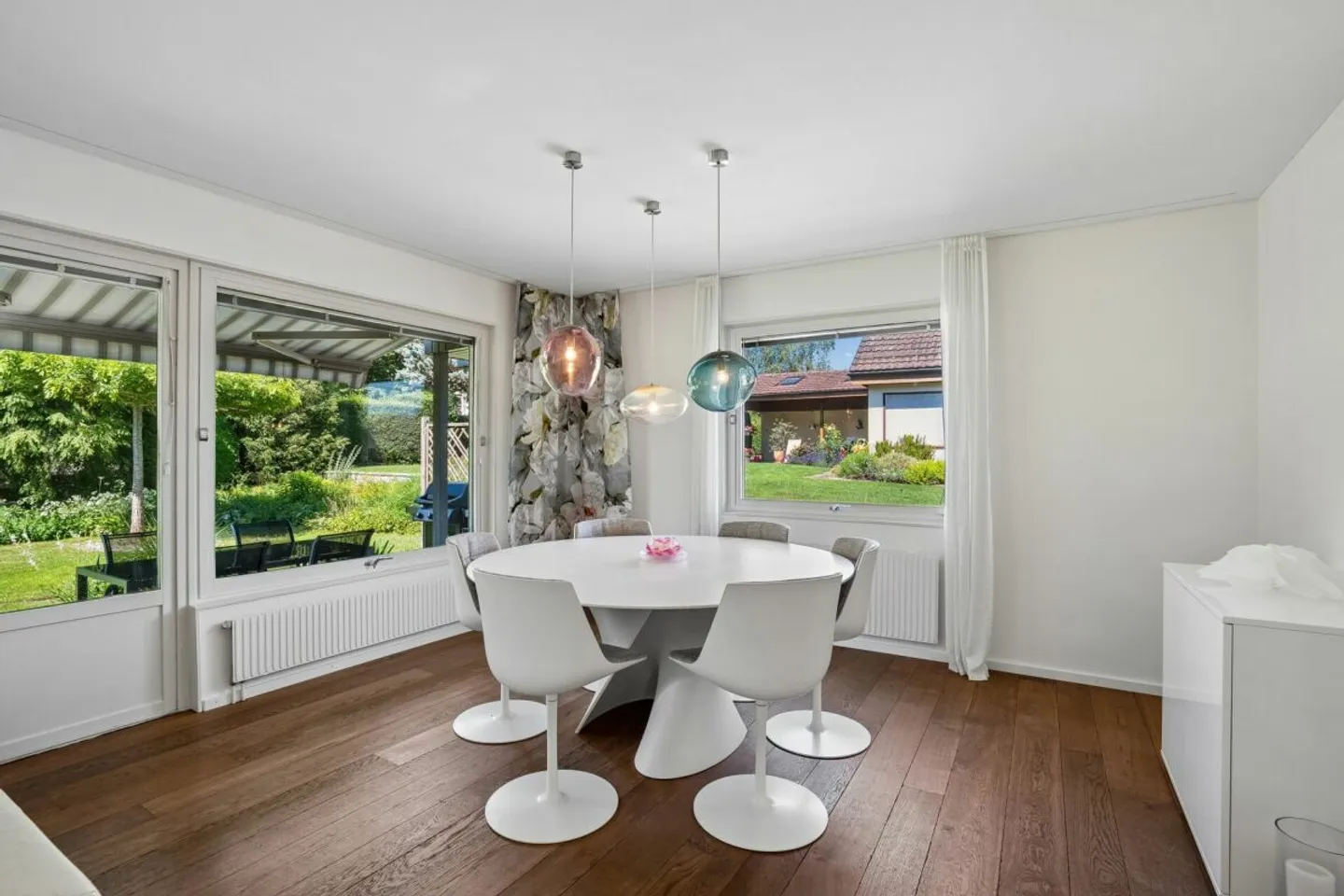 Casa familiare svedese con spazio per la progettazione - Foto 3 di 13