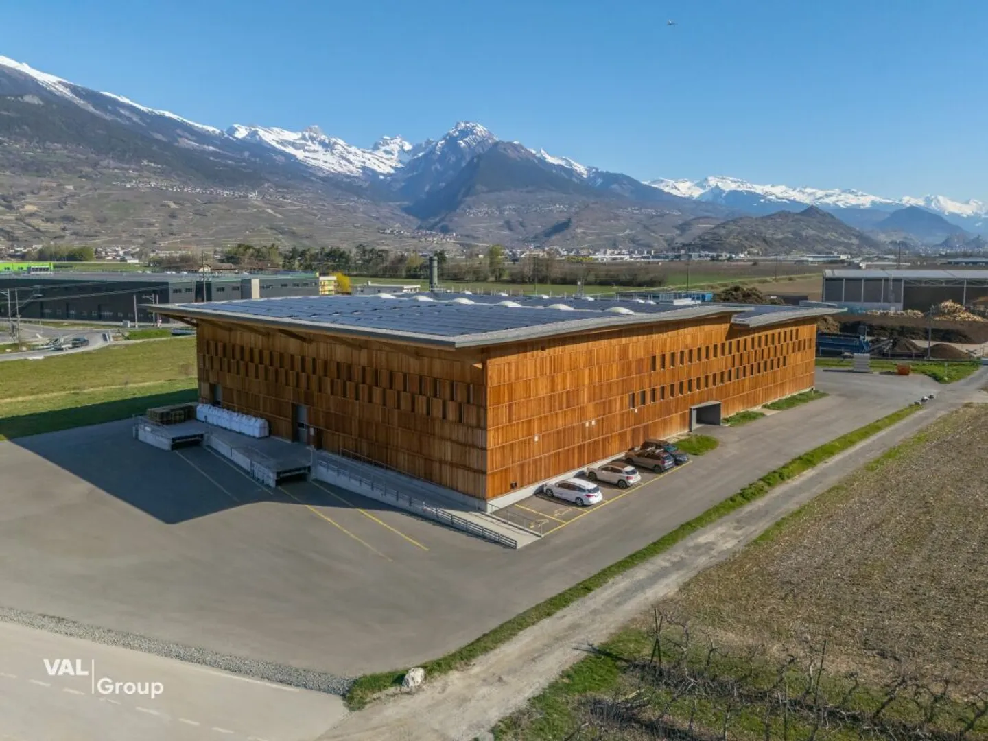 Edificio industrial unico in legno - Foto 1 di 13