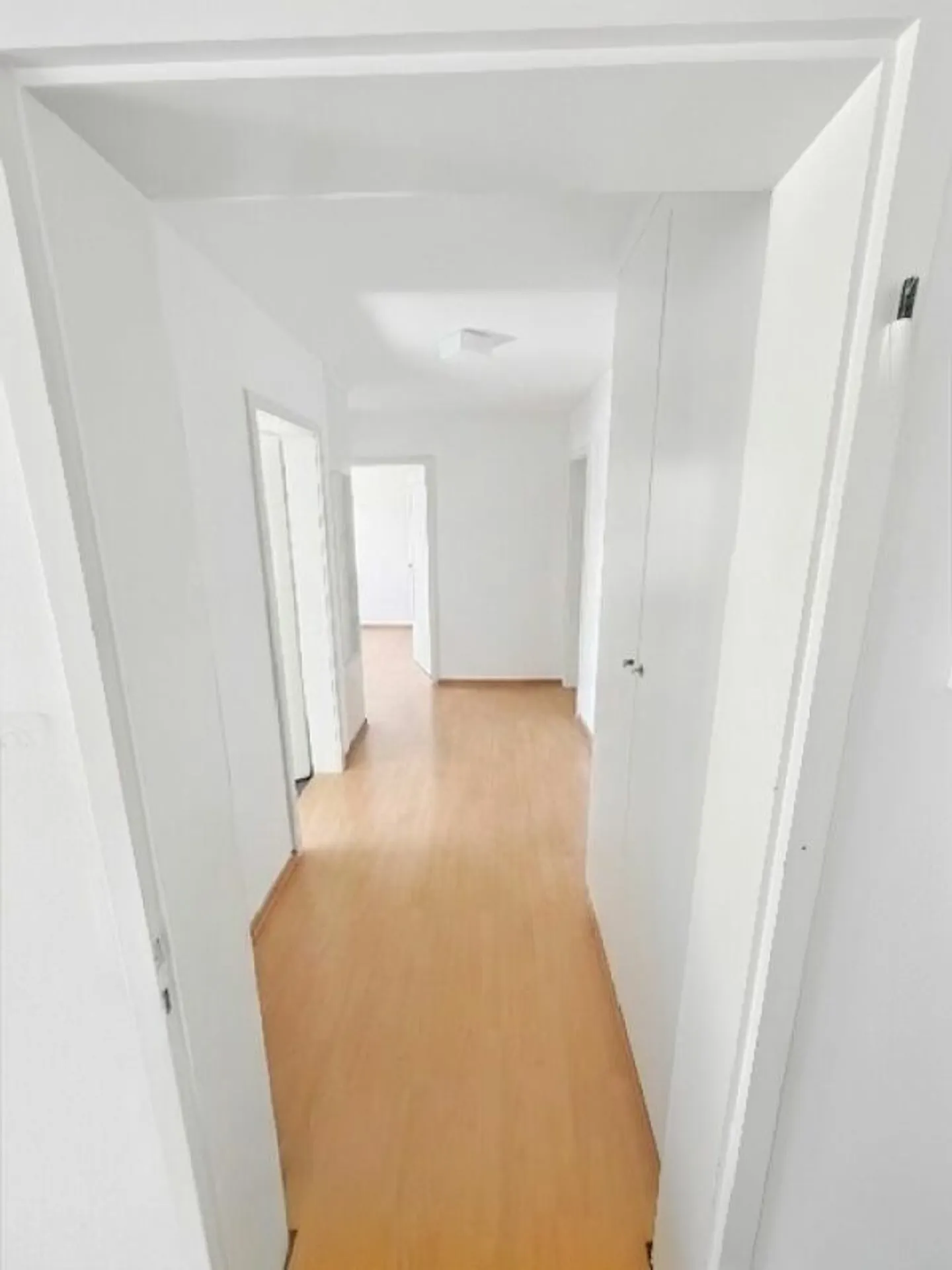 Geräumige 4 Zimmer-Wohnung an zentraler Lage - Foto 7 von 9