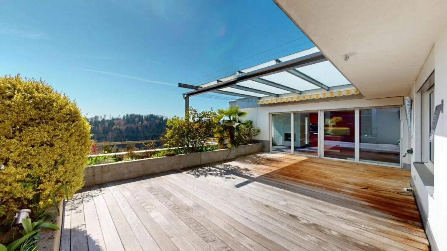 Nature, Paix et Soleil - Vivre sur l'Üetliberg avec une Terrasse Impressionnante - Photo 1 sur 11