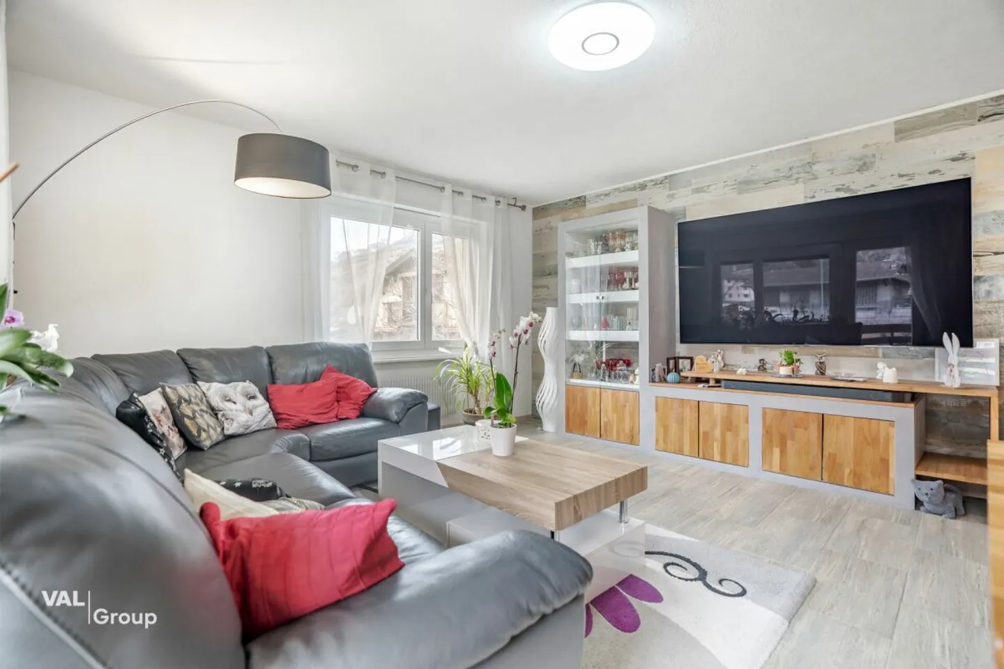 Rénové avec style, beaucoup de lumière et de charme - Photo 4 sur 13