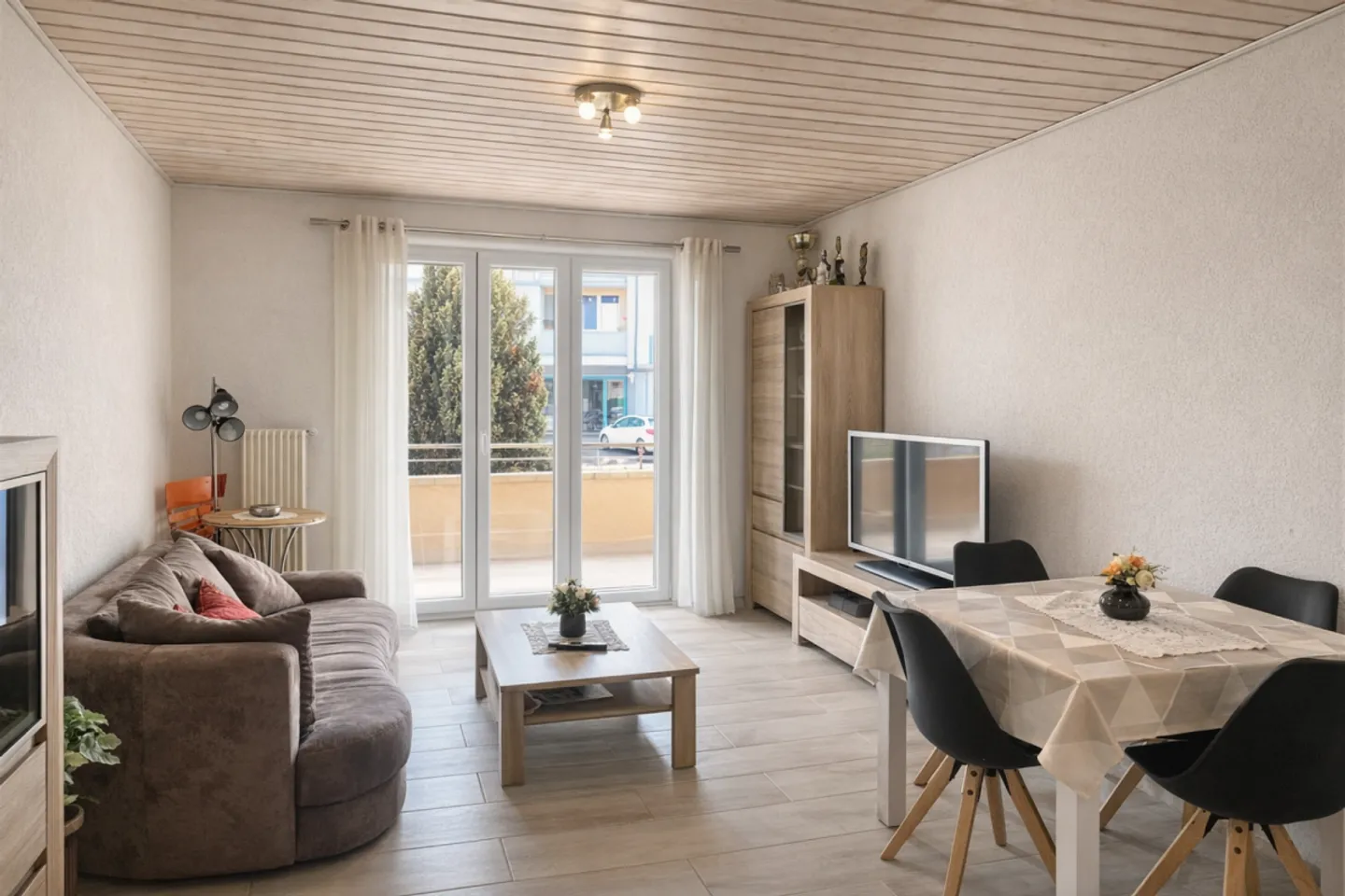 Spazio commerciale appartamento di 2,5 stanze - Foto 4 di 8