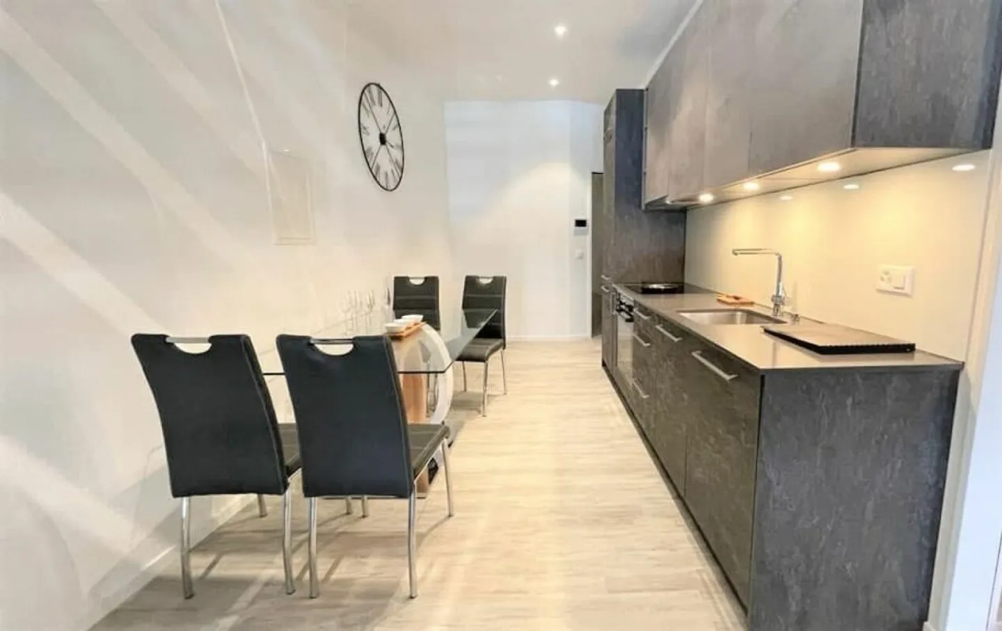 Moderne Duplex-Wohnung mit Terrasse - Foto 1 von 13