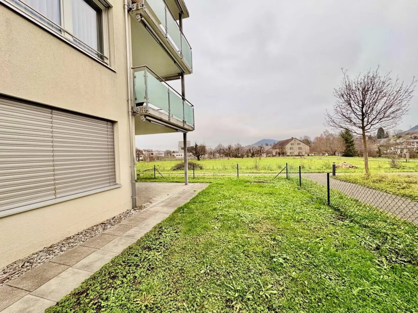 2.5-Zimmer-Erdgeschosswohnung mit grossem Gartenanteil in Gipf-Oberfrick - Photo 2 of 9