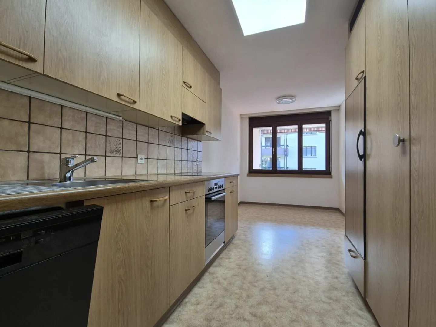 Cozy Apartment with Mountain View - Photo 2 of 11