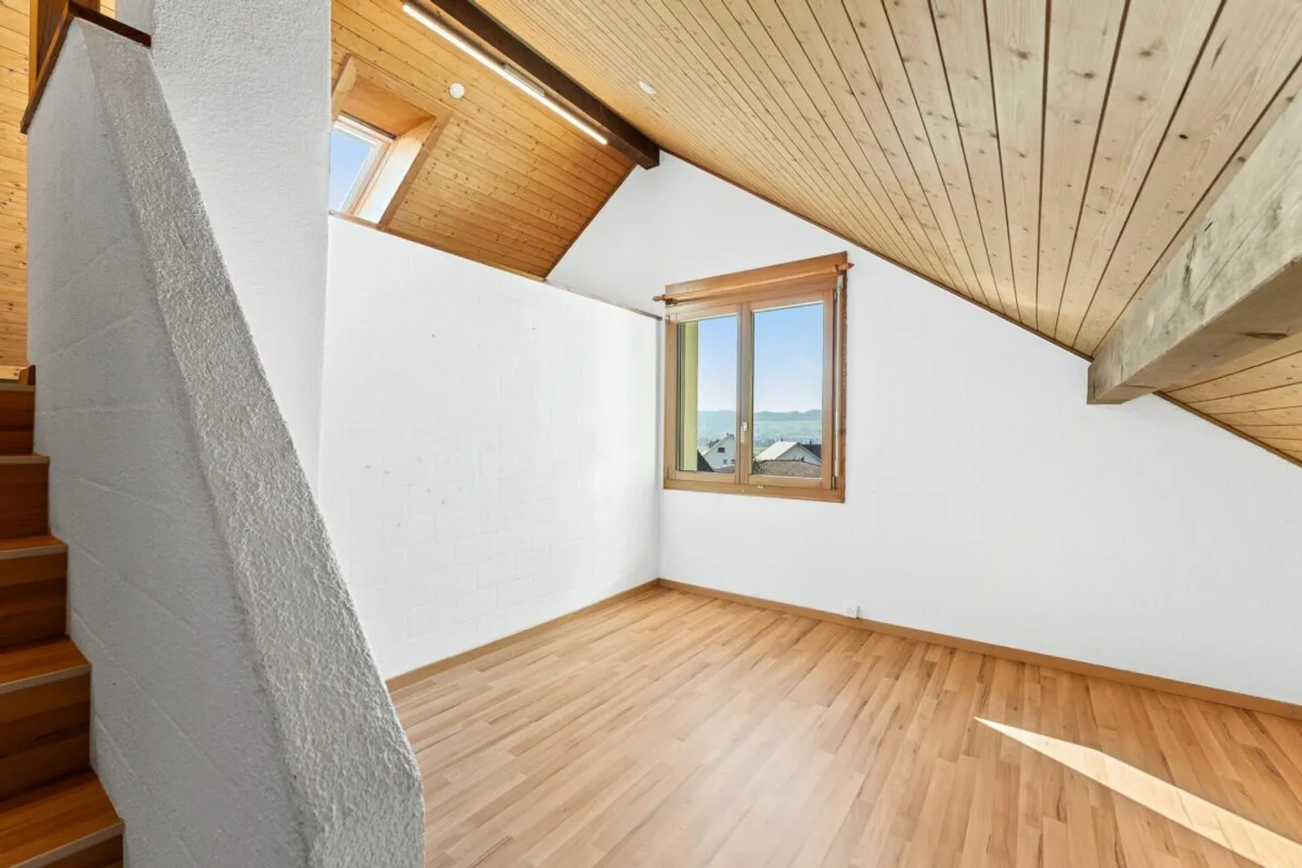 Architecture extraordinaire et grand jardin - Photo 11 sur 13