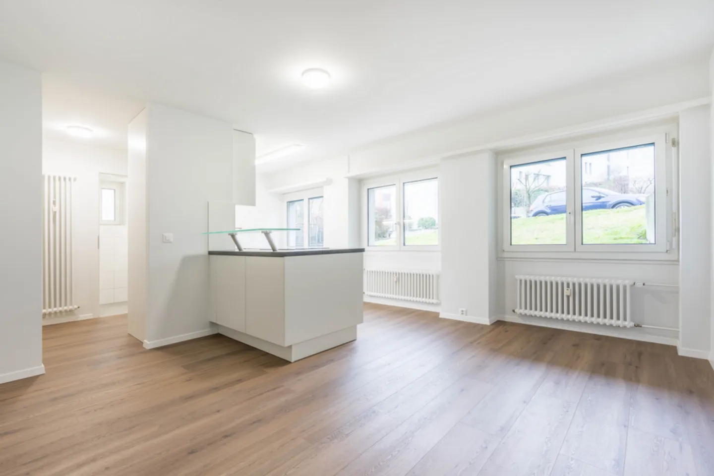 Charming, renovated 2.5-room apartment in Binningen - Photo 1 of 12