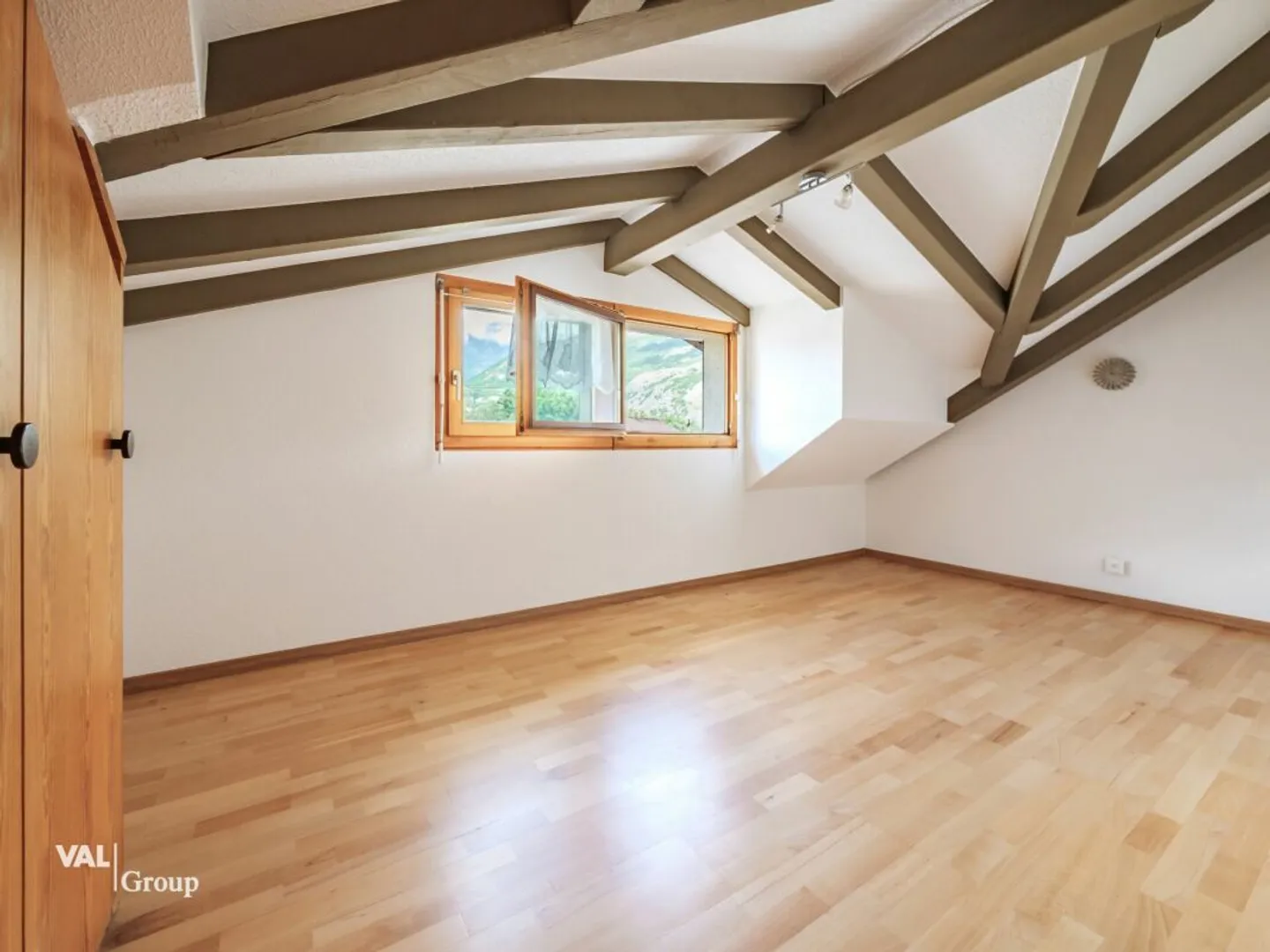 La tradizione incontra il futuro: proprietà residenziale e commerciale con potenziale versatile - Foto 6 di 13