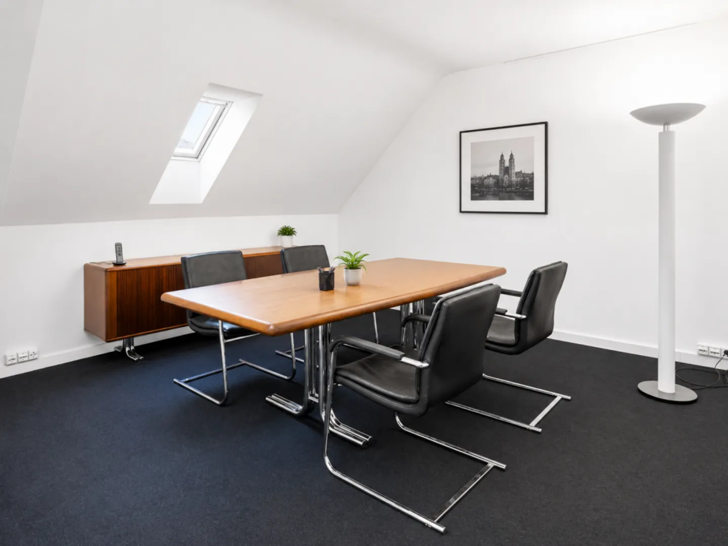 Representative Boutique Headquarters in Zurich's Historic Old Town - Photo 2 of 13