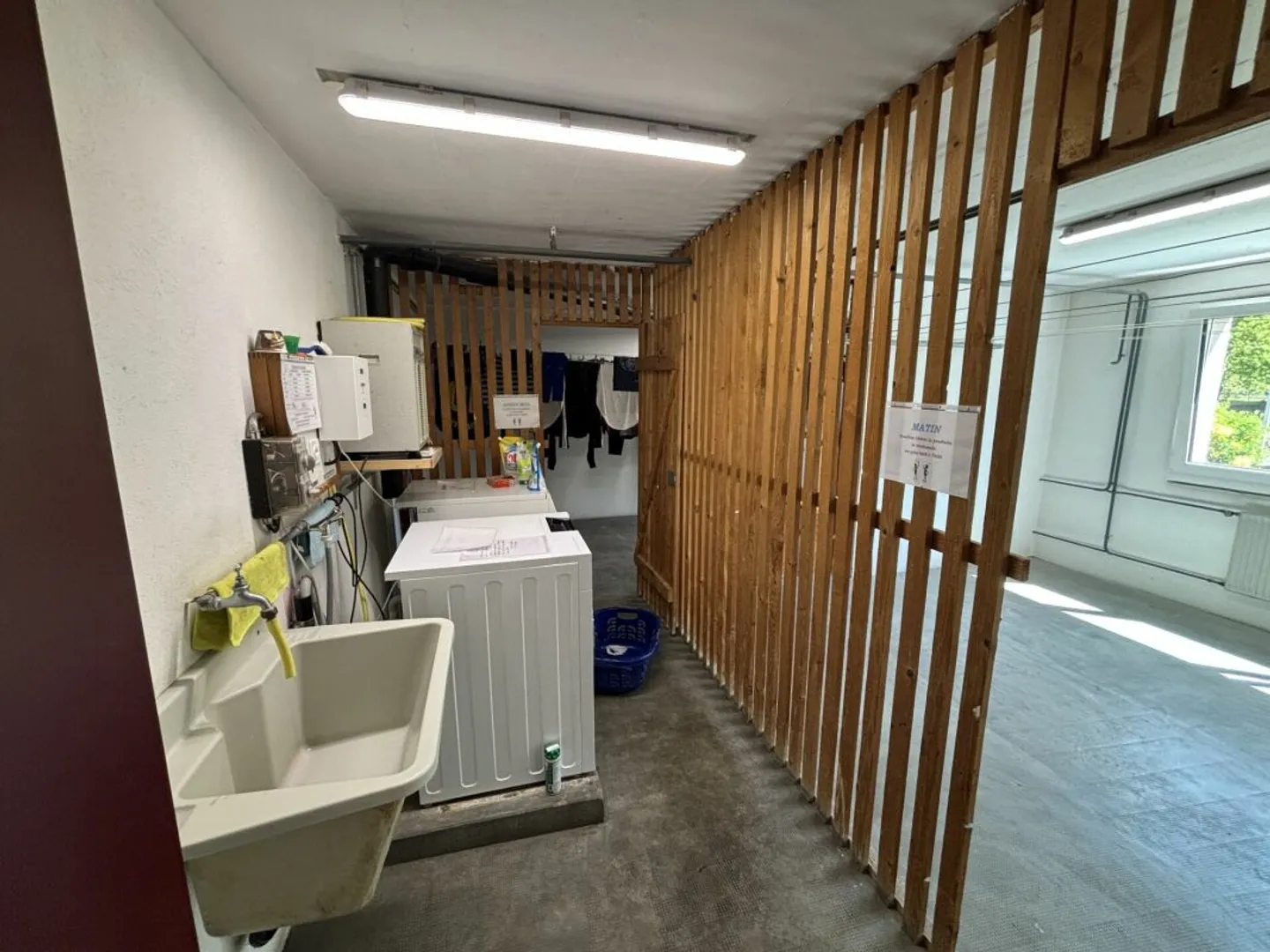 Charmante 3,5-Zimmer-Wohnung nur wenige Schritte vom See und vom Pool entfernt - Foto 11 von 13