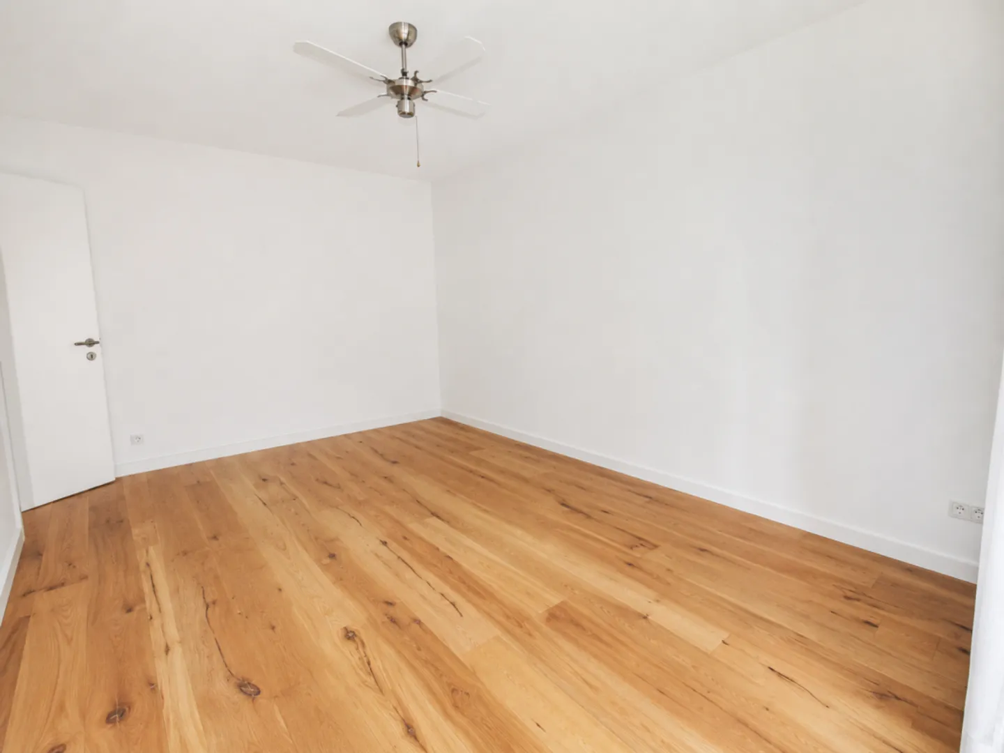Family-Friendly Row House - Photo 7 of 13