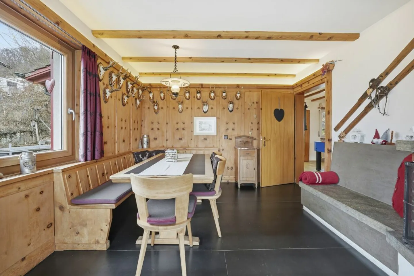 Proprietà unica con piscina naturale, vigneto e oasi spa nella posizione da sogno di Klingnau - Foto 9 di 13