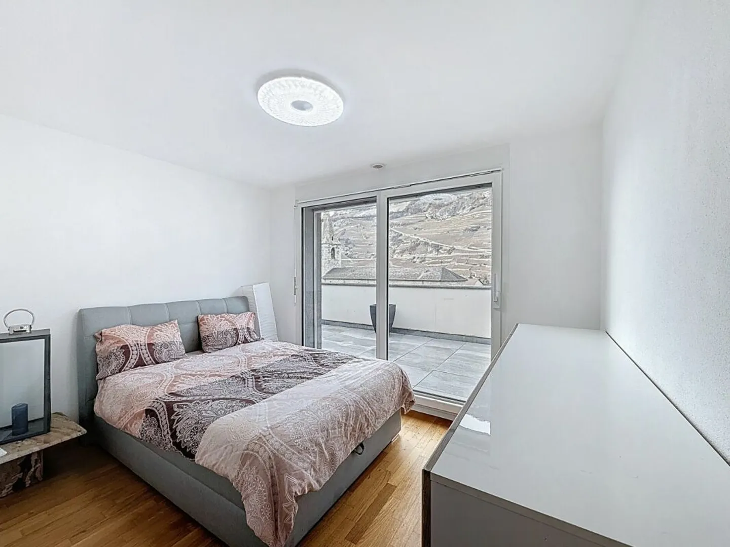 Magnifico appartamento con grande terrazza nel centro di Ardon - Foto 7 di 11