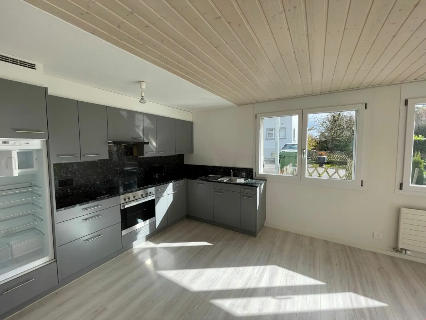 3.5 Room Sunny Garden Apartment - Photo 6 of 13