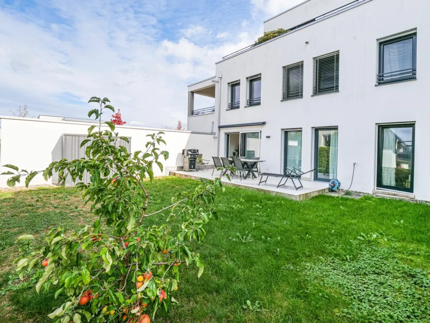 Double dans le vert - Appartement de jardin élégant avec deux jardins - Photo 1 sur 8
