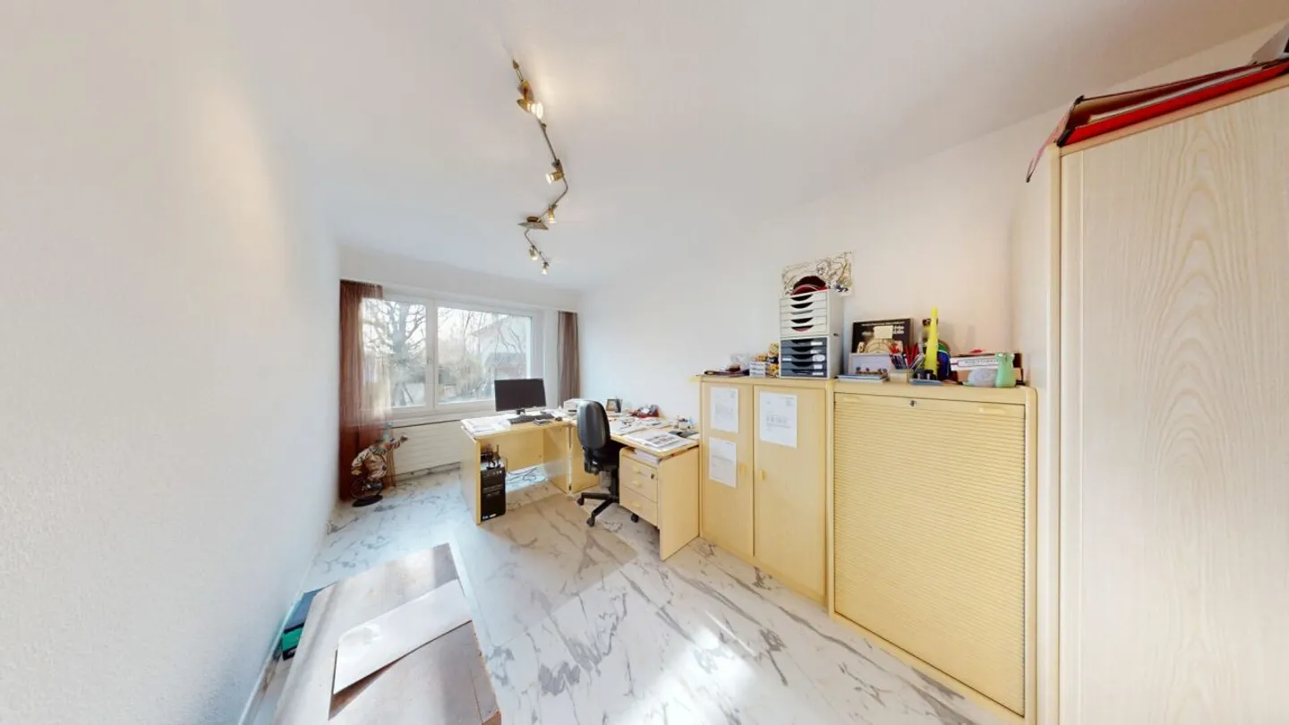 5.5 Room Terrace Apartment with Panoramic Views in Oensingen - Photo 12 of 13