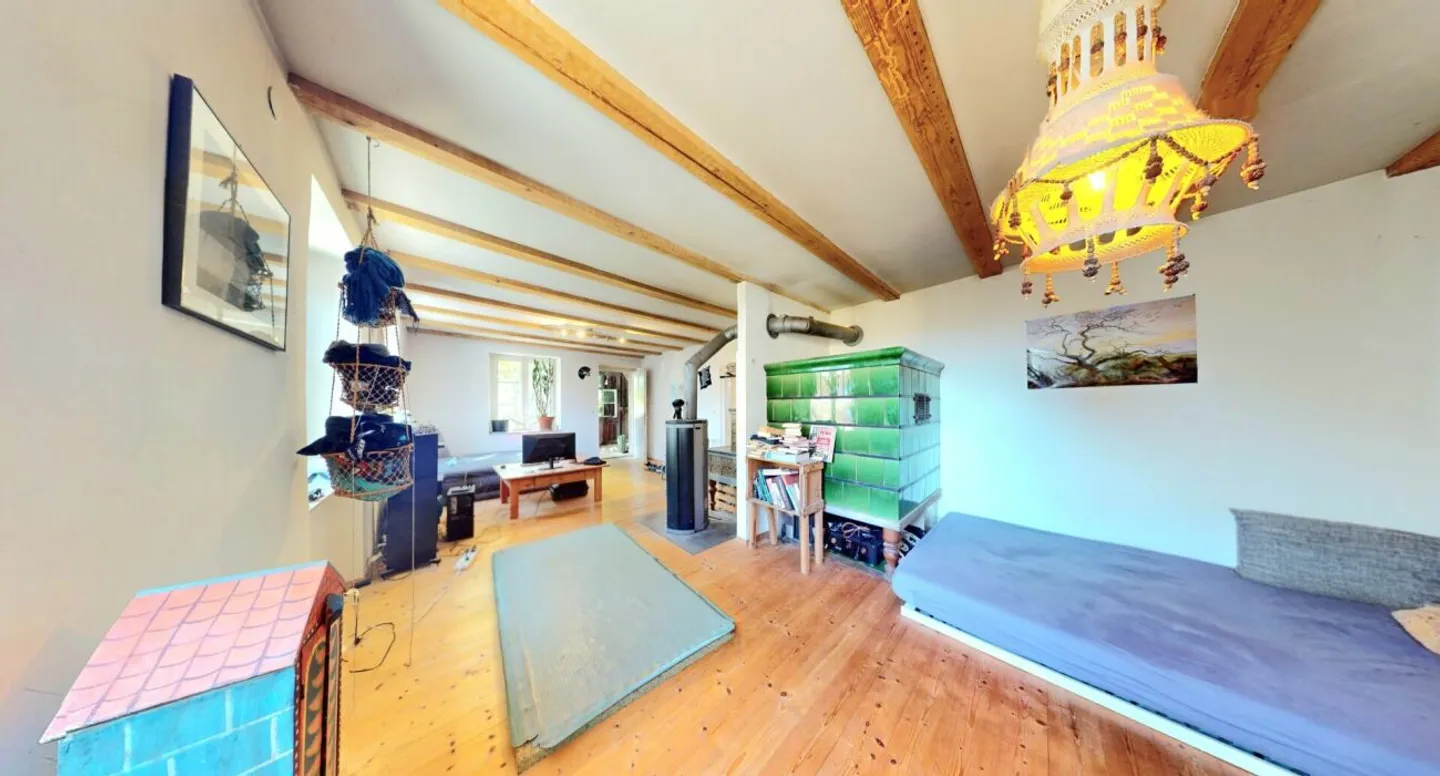 Une maison avec une histoire ! Ferme avec grange, charme et énorme potentiel - Photo 3 sur 13