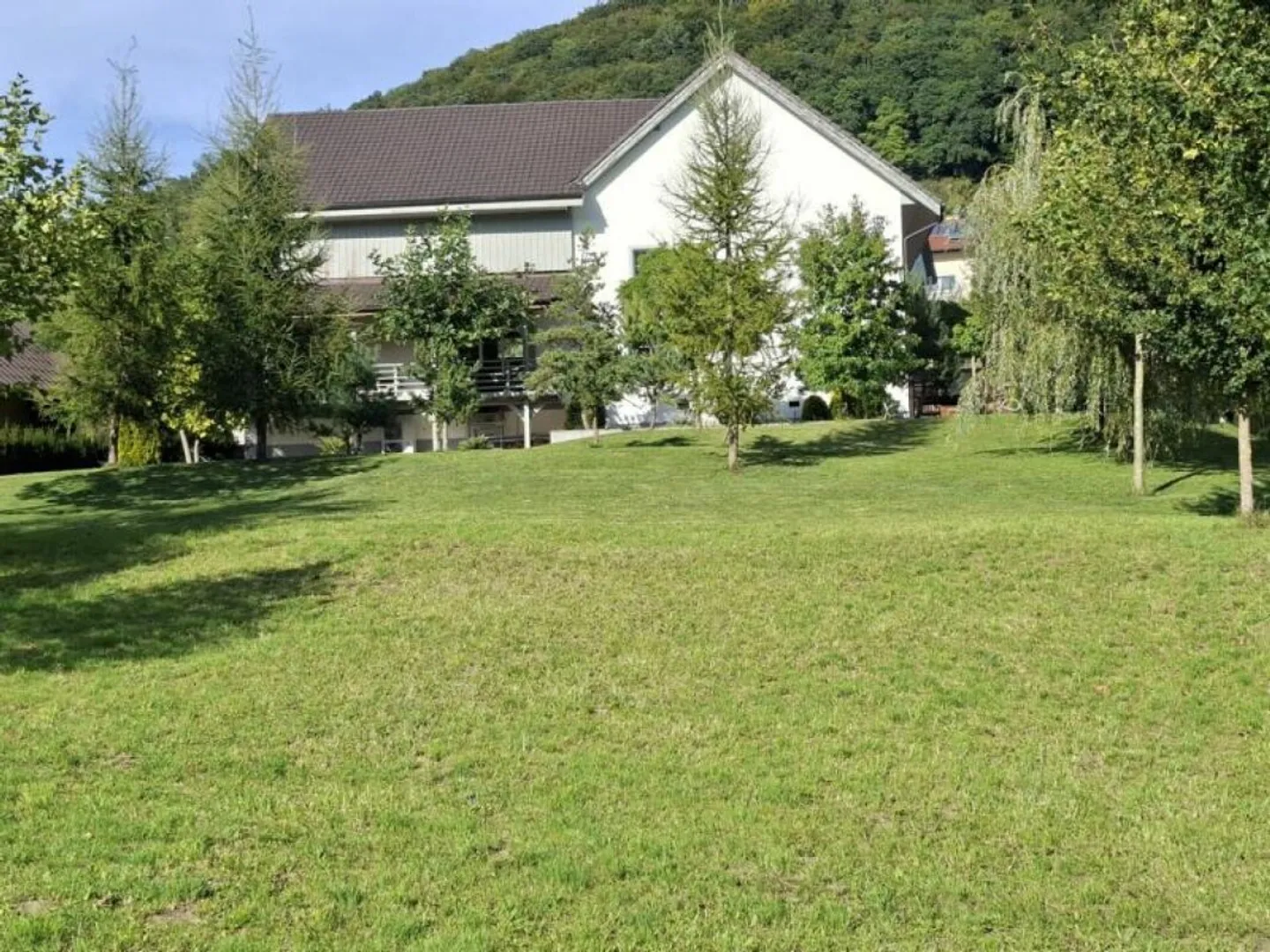 Terreno edificabile di prima classe, soleggiato e situato in posizione tranquilla 763m2 - Foto 3 di 6
