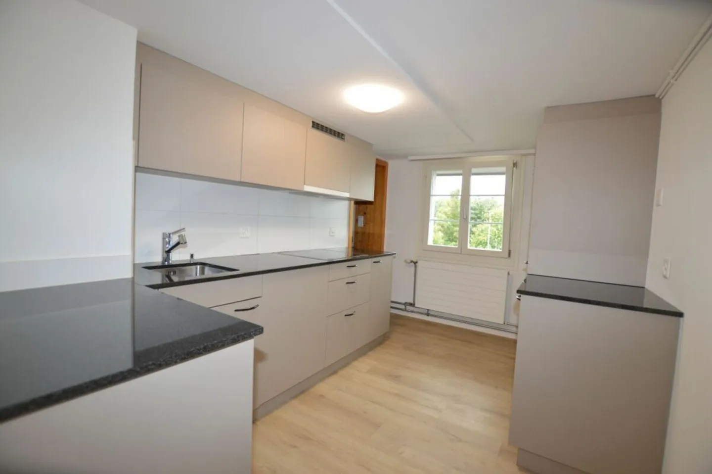 Frisch renovierte 2 Zimmer Wohnung - Photo 3 of 7
