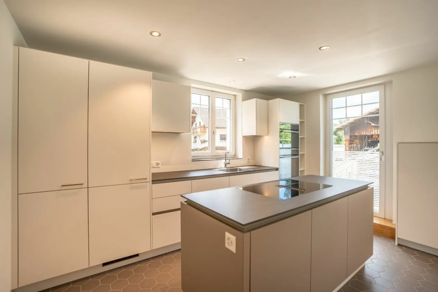 traumhaftes 6.5-Zimmer-Einfamilienhaus | Grundstücksfläche 642 m² - Foto 4 von 13