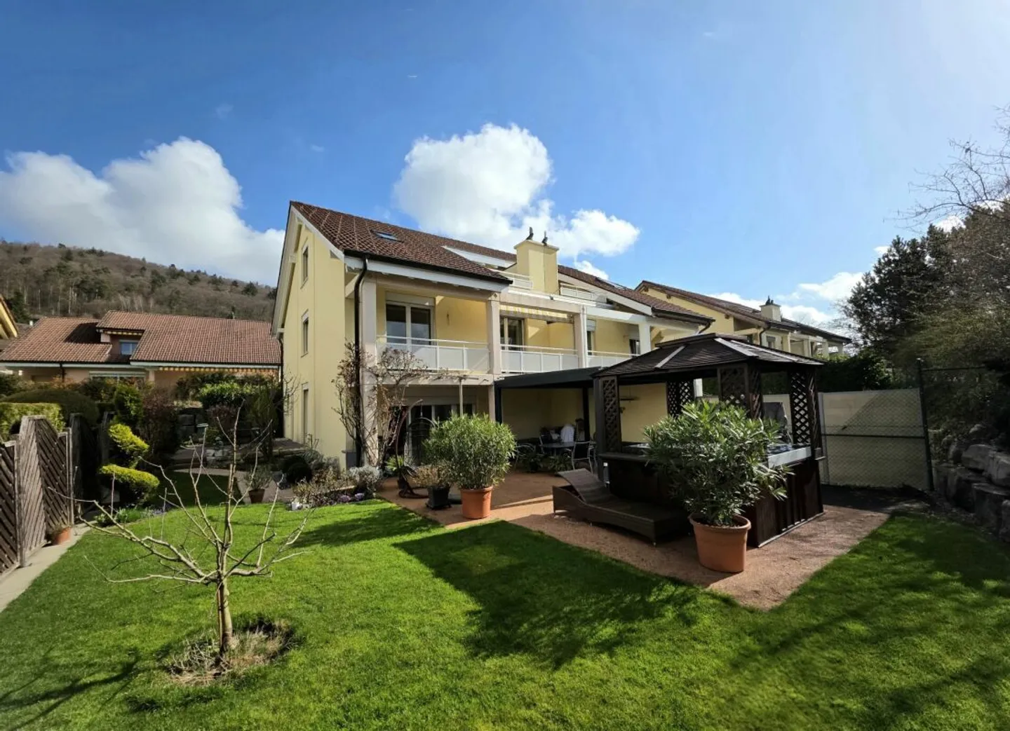 Sun, Garden &amp; Hot Tub - A Home to Fall in Love With! - Photo 1 of 13