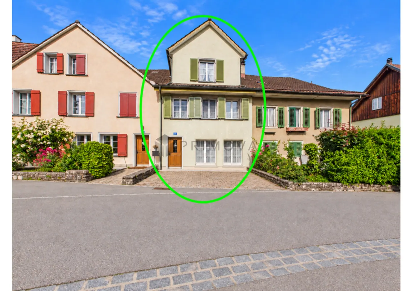 Tanto spazio per vivere e sentirsi bene - Incantevole casa a schiera di 5,5 stanze - Foto 1 di 13