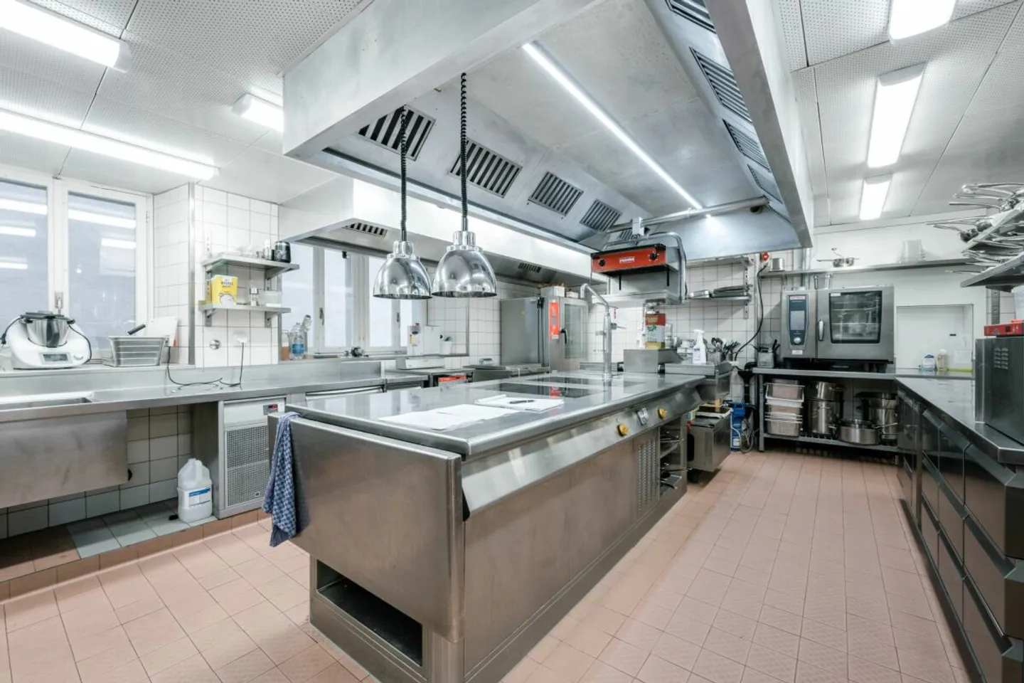 Hotel Restaurant Zum Schwarzen Löwen in Altdorf - Photo 11 of 13