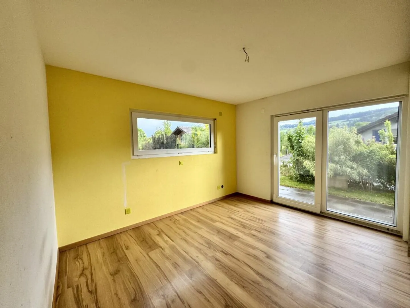 Exclusive living in sunny hillside location with a wide view - Photo 12 of 13