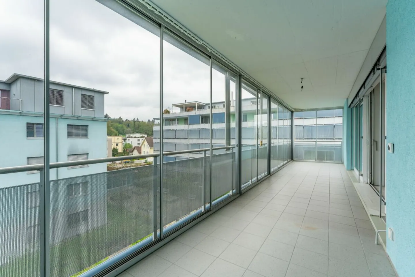 4.5 Room Apartment with Exciting Floor Plan in Ideal Location - Photo 11 of 13