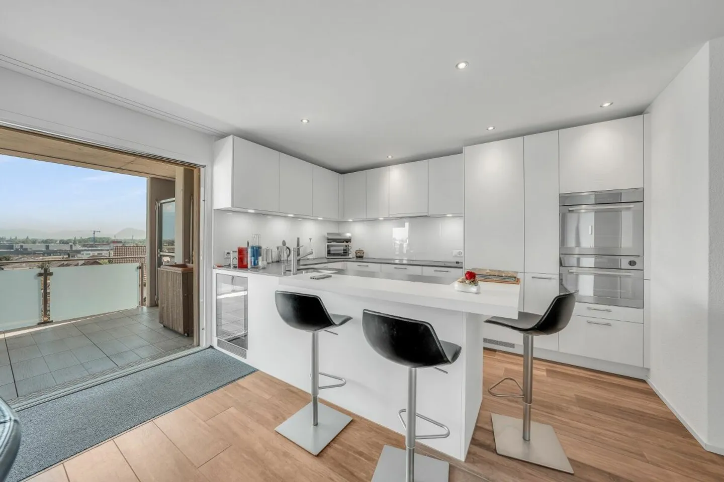 4.5-Room Apartment - Photo 2 of 12