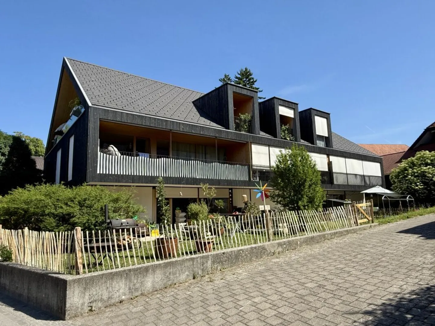 Attractive investment with eight apartments in the Bernese Seeland - Photo 2 of 7