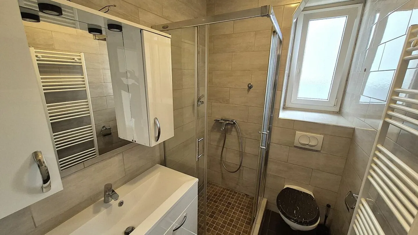 Magnifico appartamento di 3.5 stanze a Locle - Foto 10 di 12