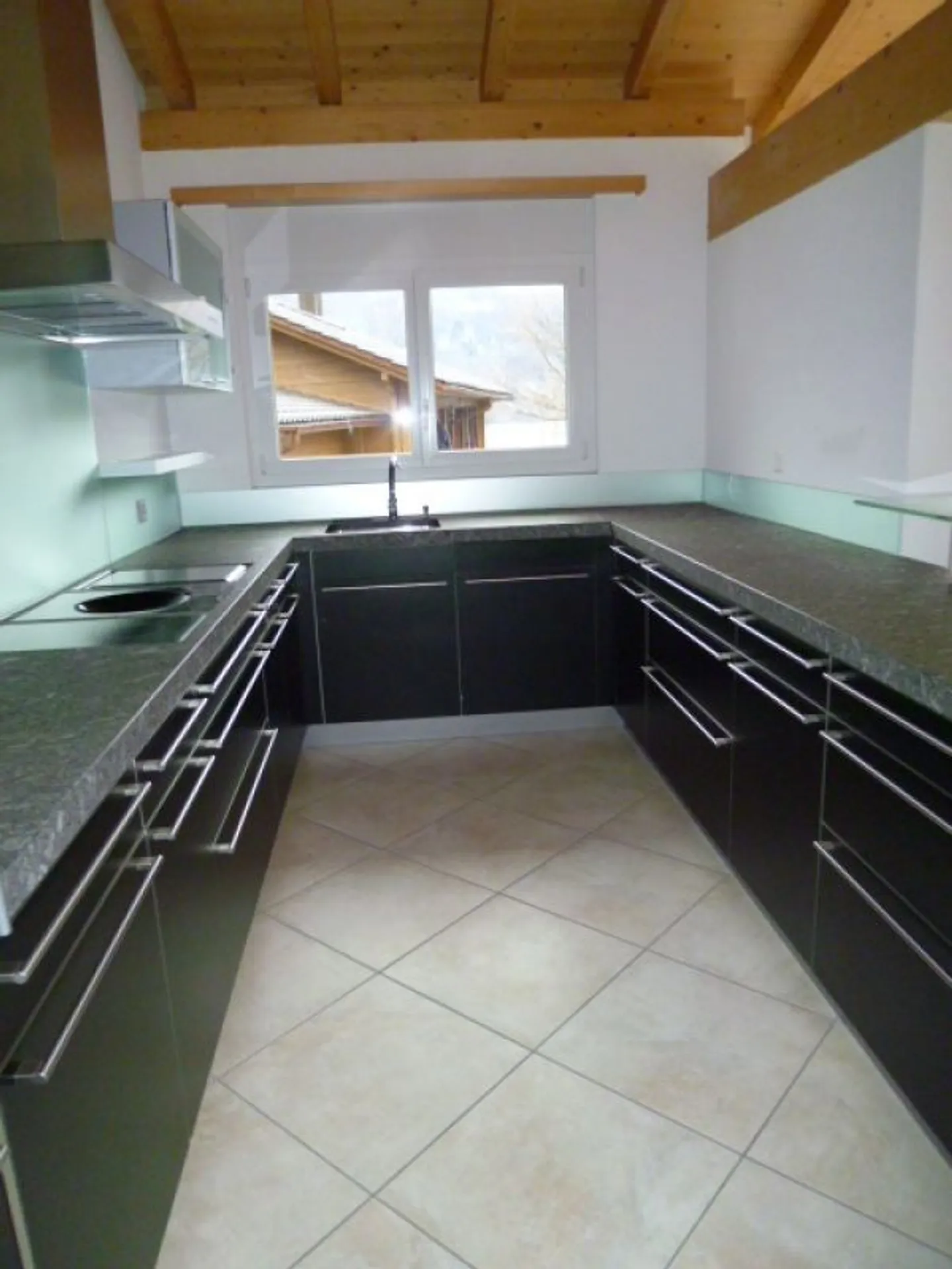 Lussuoso appartamento di 4½ locali con sauna e vista lago - Foto 2 di 12