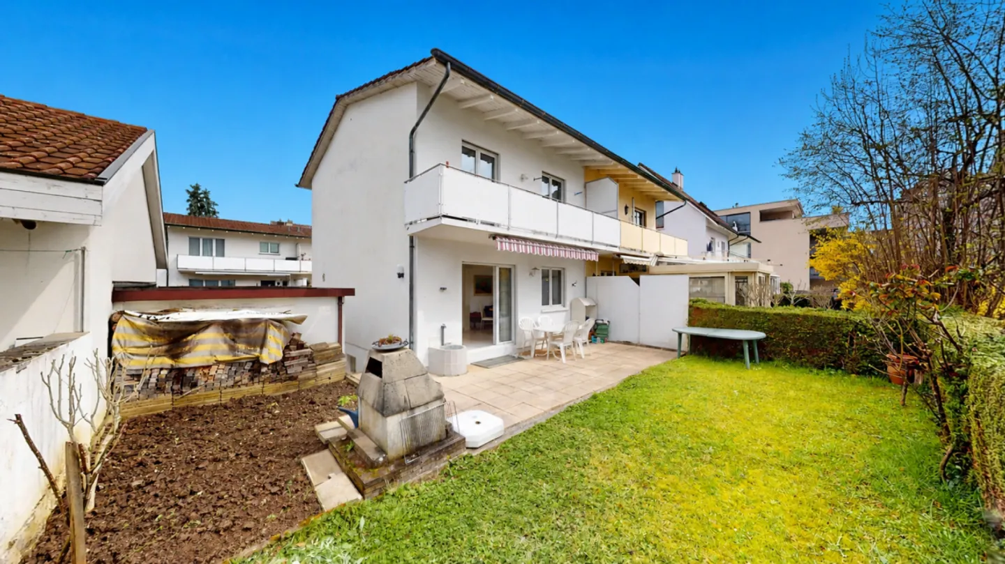 Familienfreundliches Doppelhaus in ruhiger Lage - Foto 1 von 5