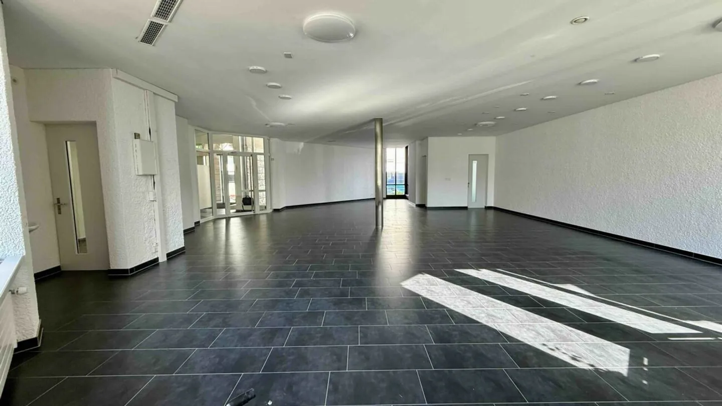 Moderne Gewerbefläche an bester Lage in Flawil - vielseitig nutzbar - Photo 4 sur 12