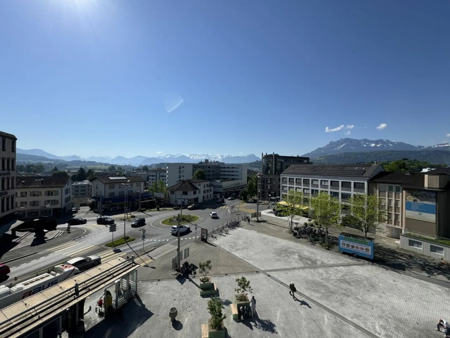 Moderne und lichtdurchflutete Büroräumlichkeiten am Sonnenplatz 1 in Emmenbrücke - Foto 4 von 10