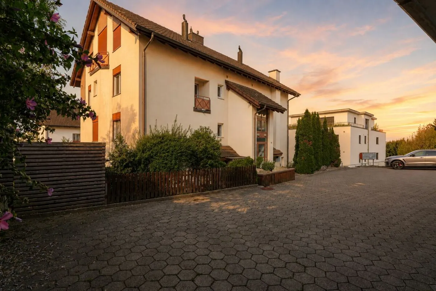 Vivre sur deux niveaux - Maisonette de 4½ pièces avec cheminée, sauna et balcon ensoleillé - Photo 12 sur 12
