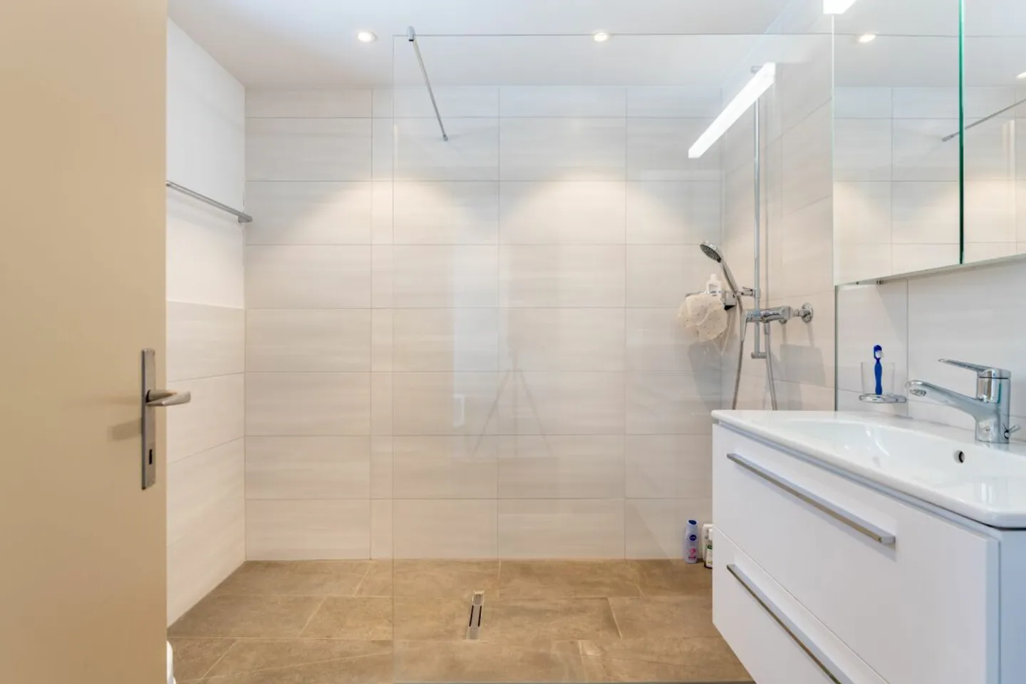 Quiet - well-kept - spacious - 5.5-room terraced house - Photo 5 of 13