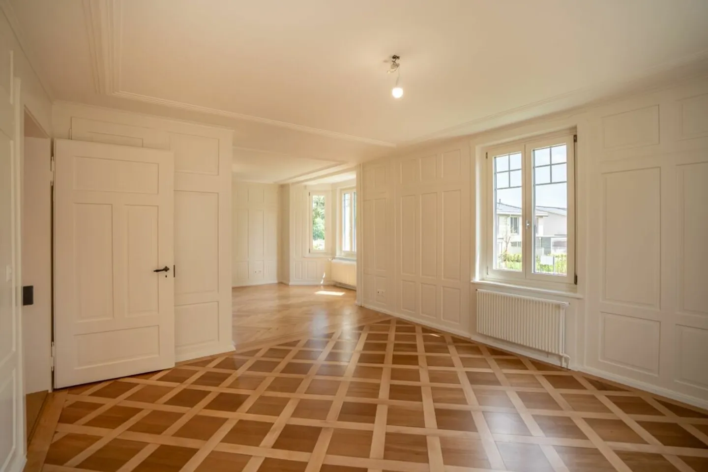 traumhaftes 6.5-Zimmer-Einfamilienhaus | Grundstücksfläche 642 m² - Foto 2 von 13