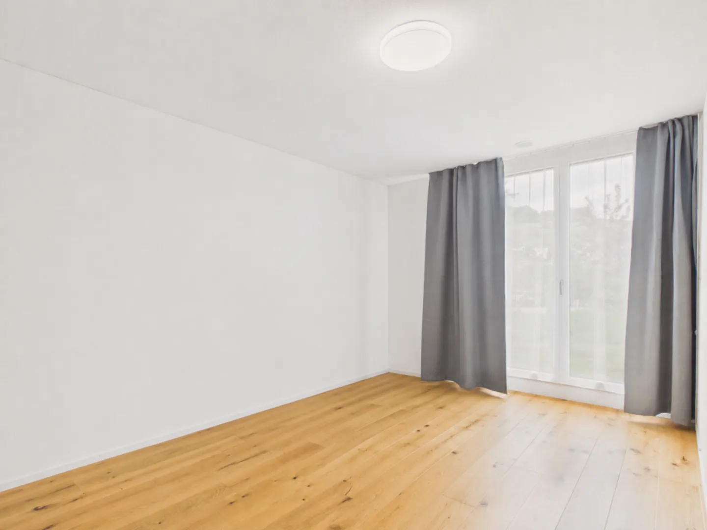 Grosszügige und helle Wohnung mit Garten - Foto 9 di 13